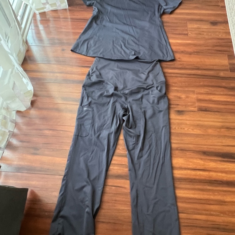 Healing hands maternity Scrubs grey